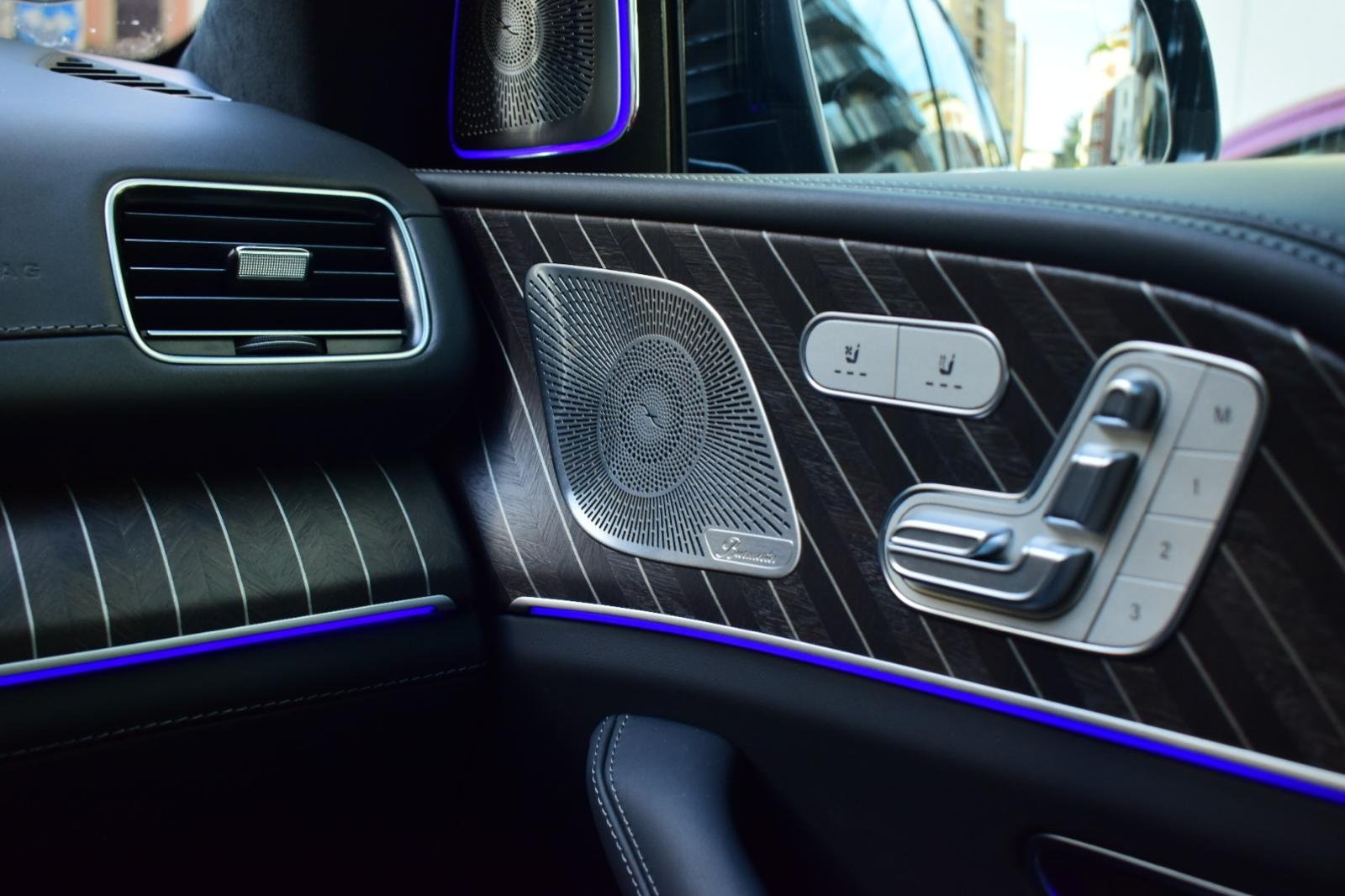 Mercedes GLS600 Maybach — photo 11